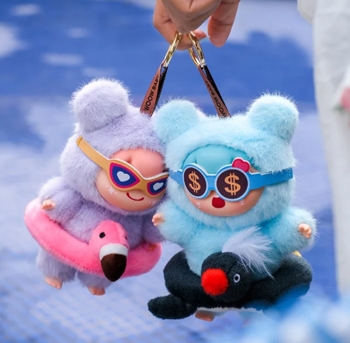 【SALE】WOOW Happy Holiday plush toy doll