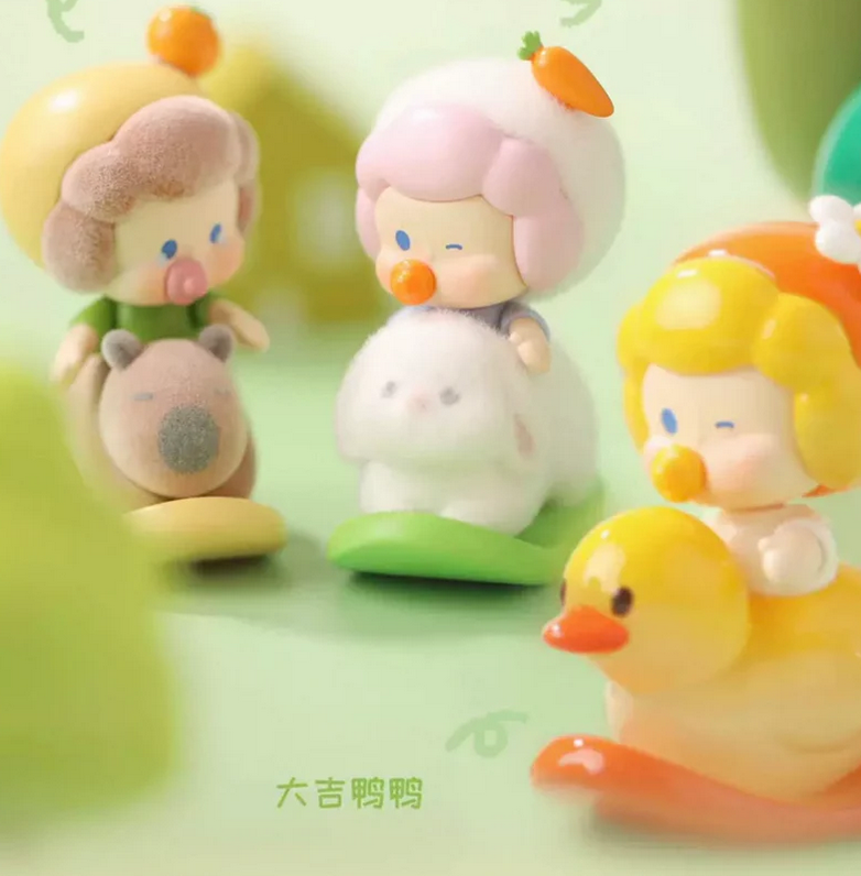 Nororo Kiwi Happy Shake Bean toy doll