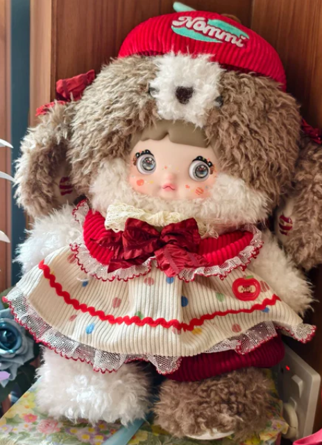 Nommi 400% Take a Bite of the Apple Plush toy doll