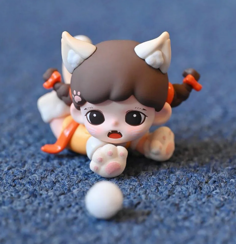 Zoraa Mewo Cat Face Mini toy doll