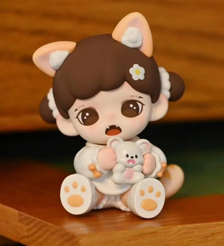 Zoraa Mewo Cat Face Mini toy doll