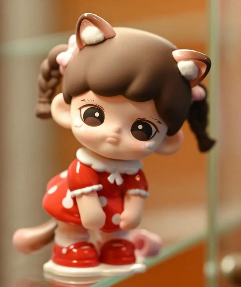 Zoraa Mewo Cat Face Mini toy doll