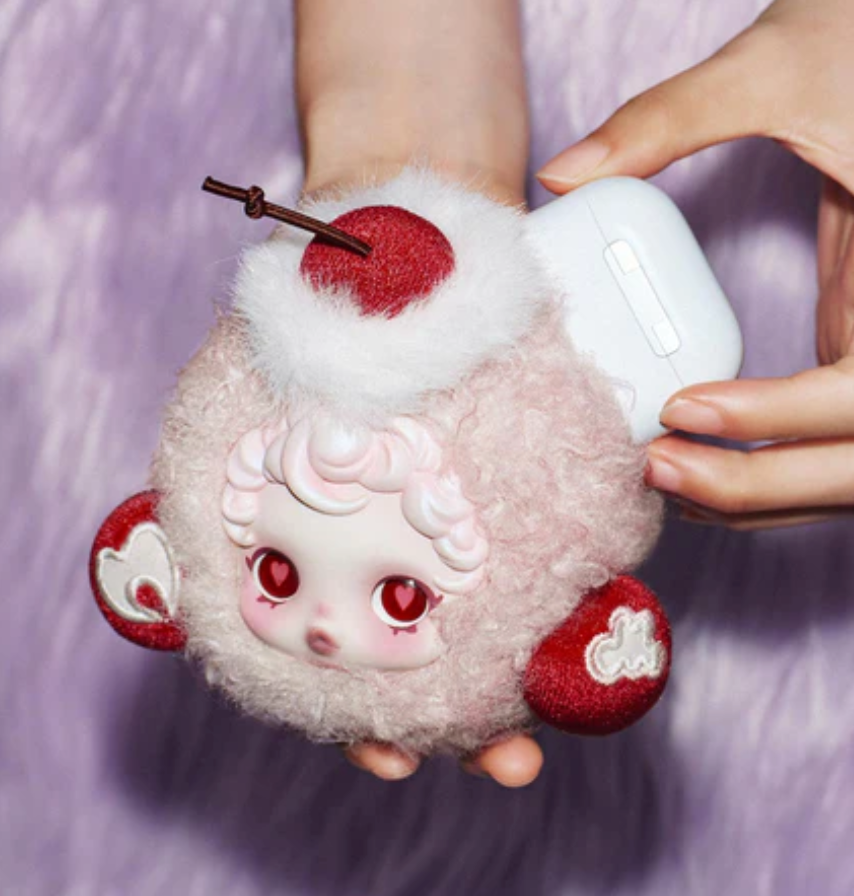 SKULLPANDA You Found Me Earphone Bag toy doll