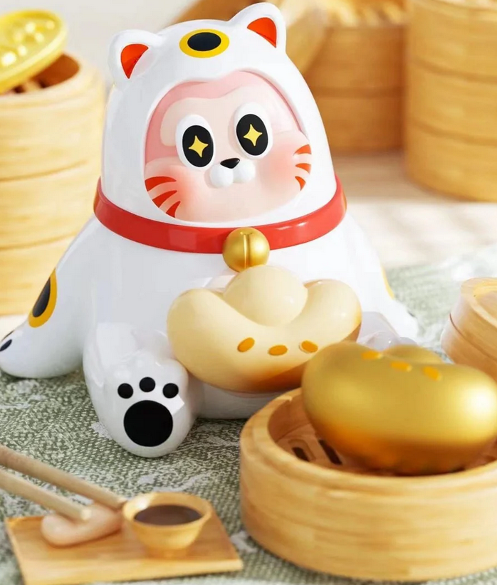 THE SLLO Lucky Cat Manekineko toy doll