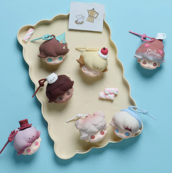 DIMOO Crush on Coffee Earphone Case toy doll