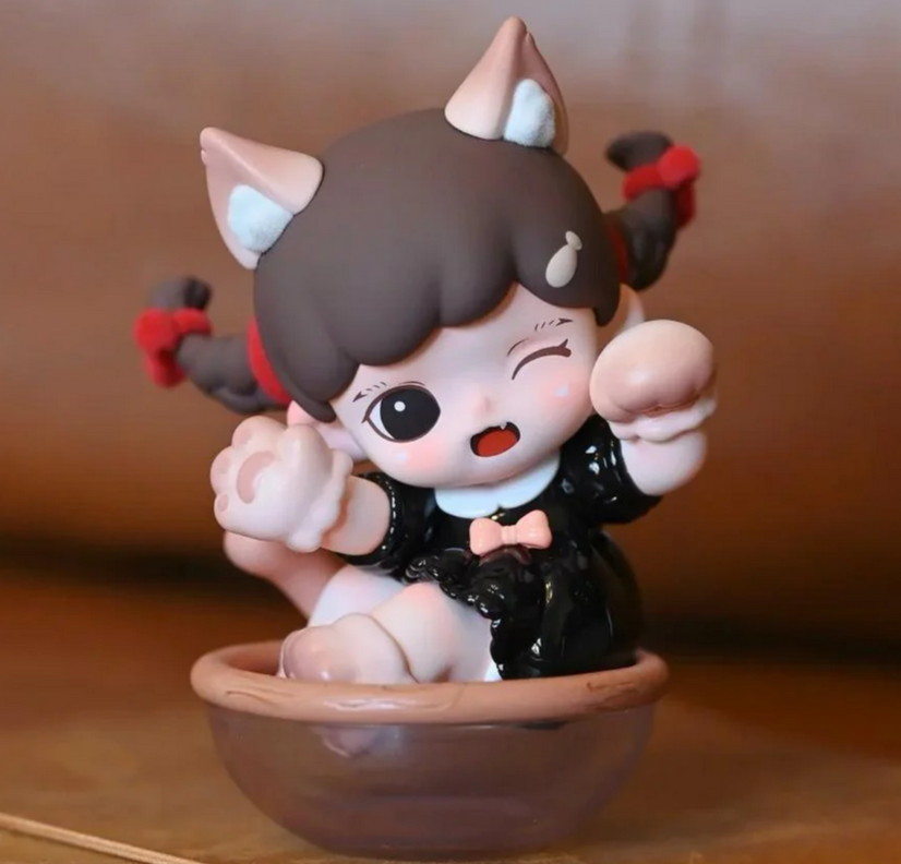 Zoraa Mewo Cat Face Mini toy doll