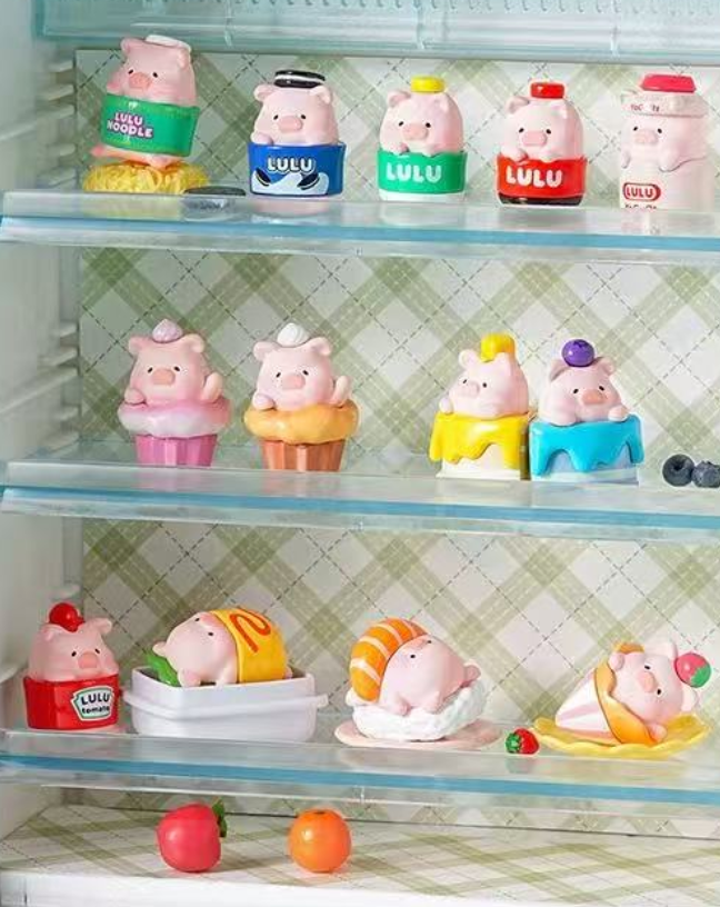 Lulu Piggy 24H Convenience Store Bean Toy doll