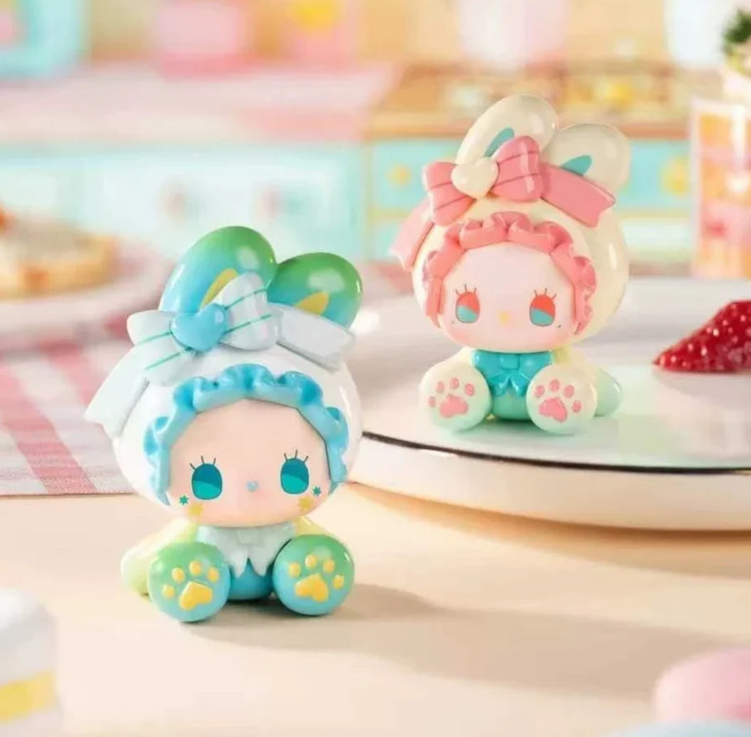 Emma Bunny Collector V2 Mini Figure toy doll
