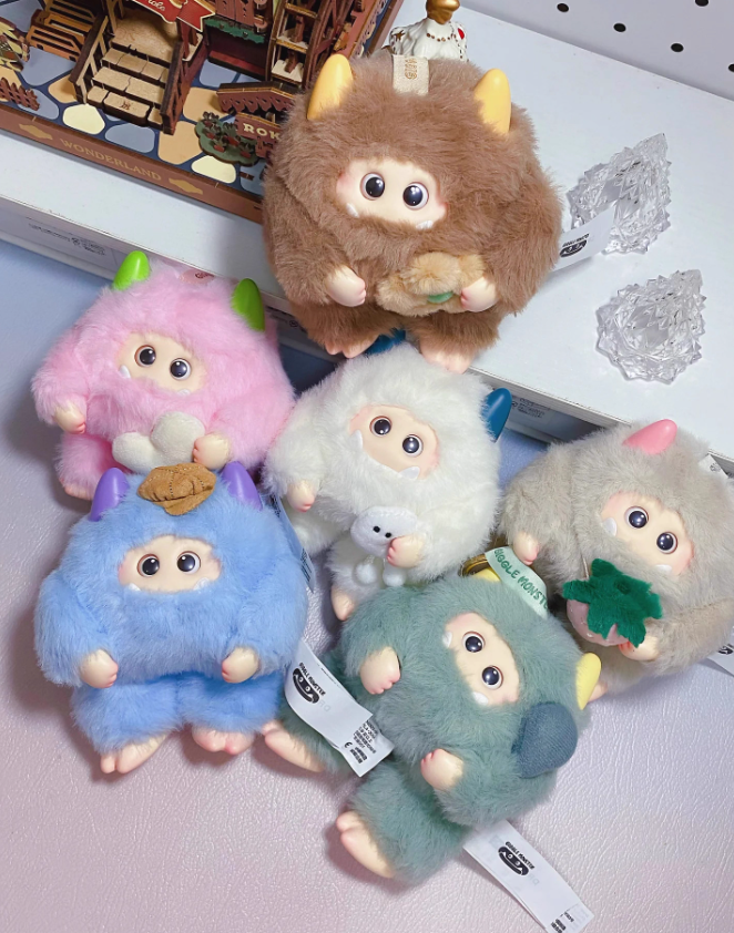 GIGGLE MONSTER Marshmallow Dreams Plush toy doll