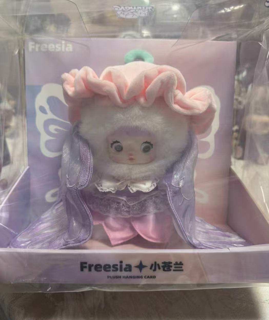 NOMMI Freesia Plush Hanging Card toy doll